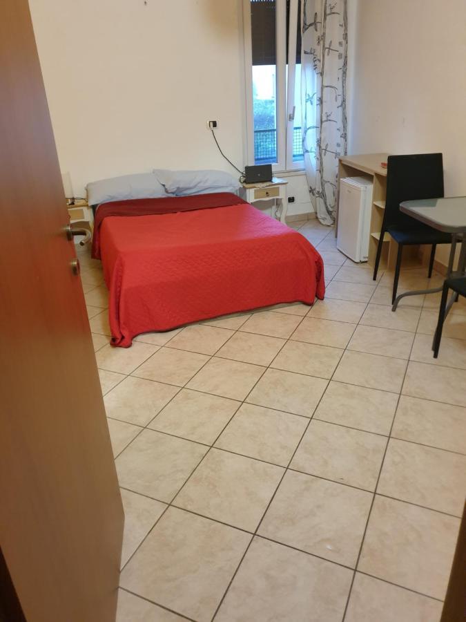 Romeo1 Apartment Галарате Екстериор снимка