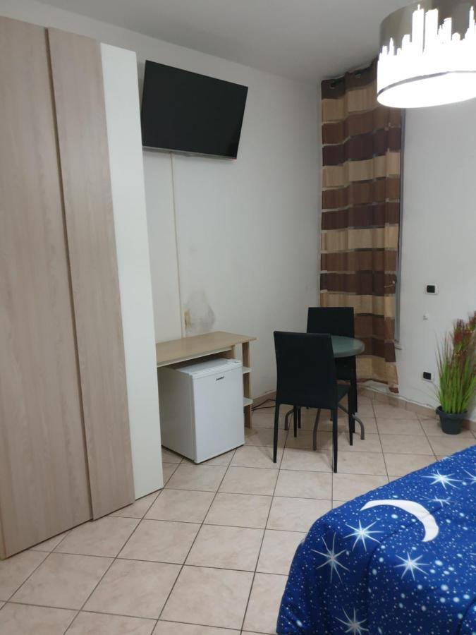 Romeo1 Apartment Галарате Екстериор снимка