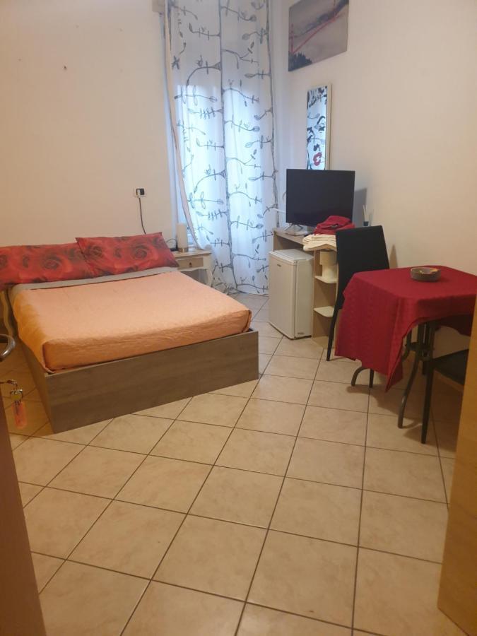 Romeo1 Apartment Галарате Екстериор снимка